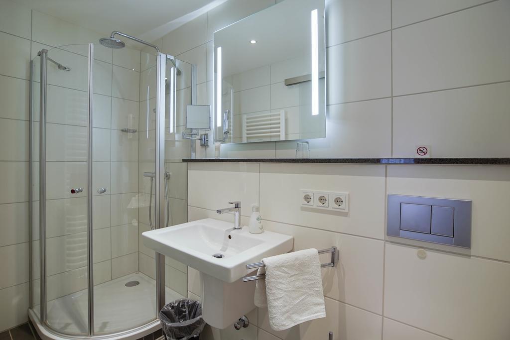Hotel Maxim Langenfeld  Quarto foto
