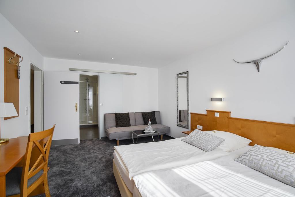 Hotel Maxim Langenfeld  Quarto foto